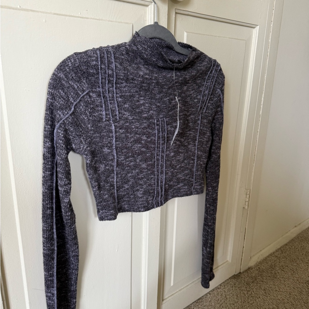 NEW urban outfitters Gray Cropped Long Sleeve Top